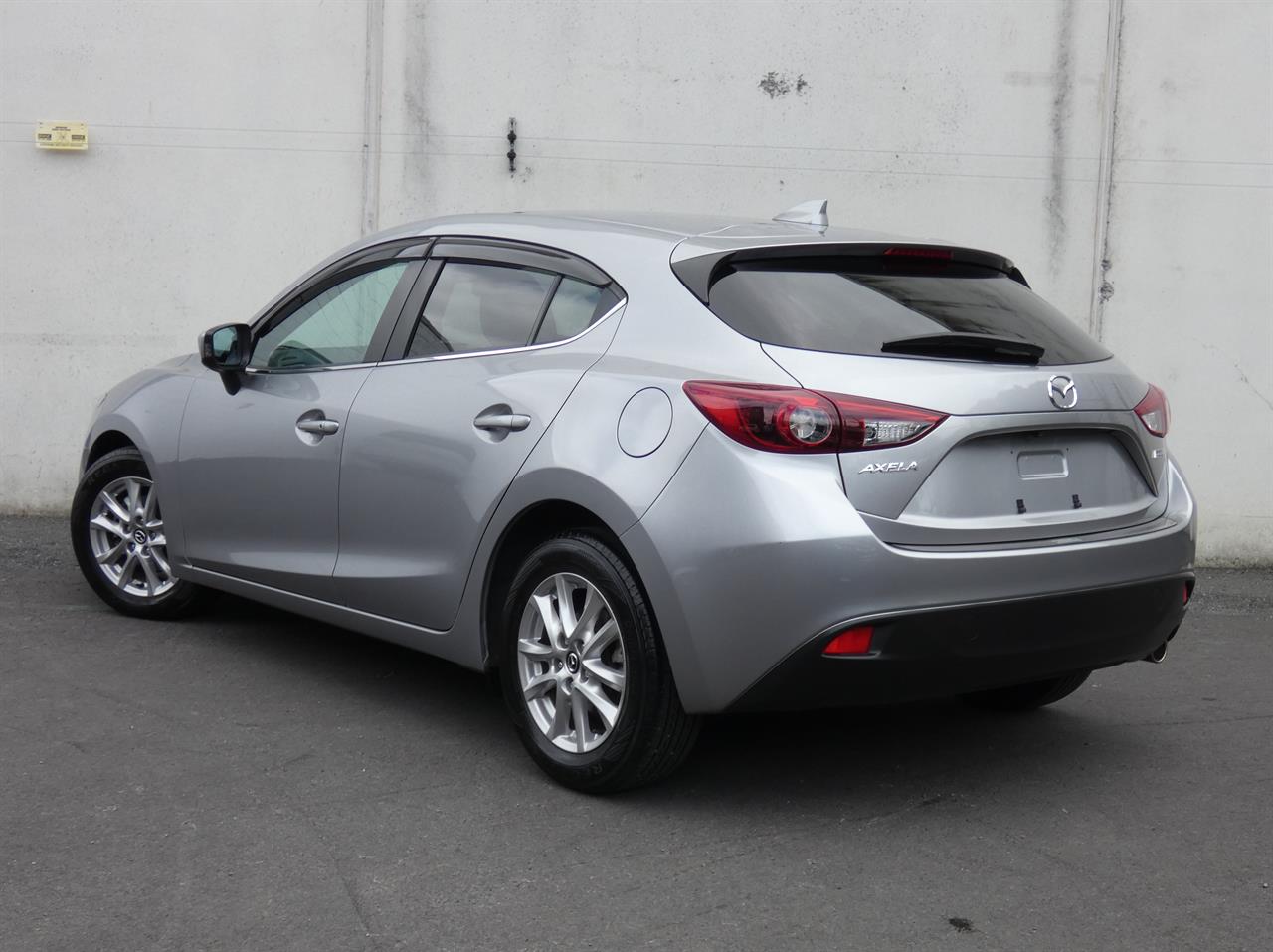 2016 Mazda AXELA thumbnail
