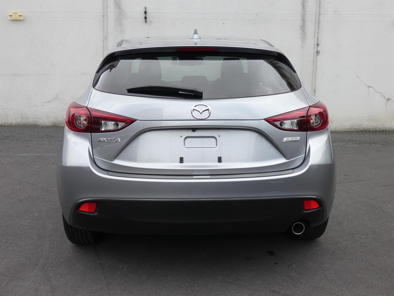 2016 Mazda AXELA thumbnail