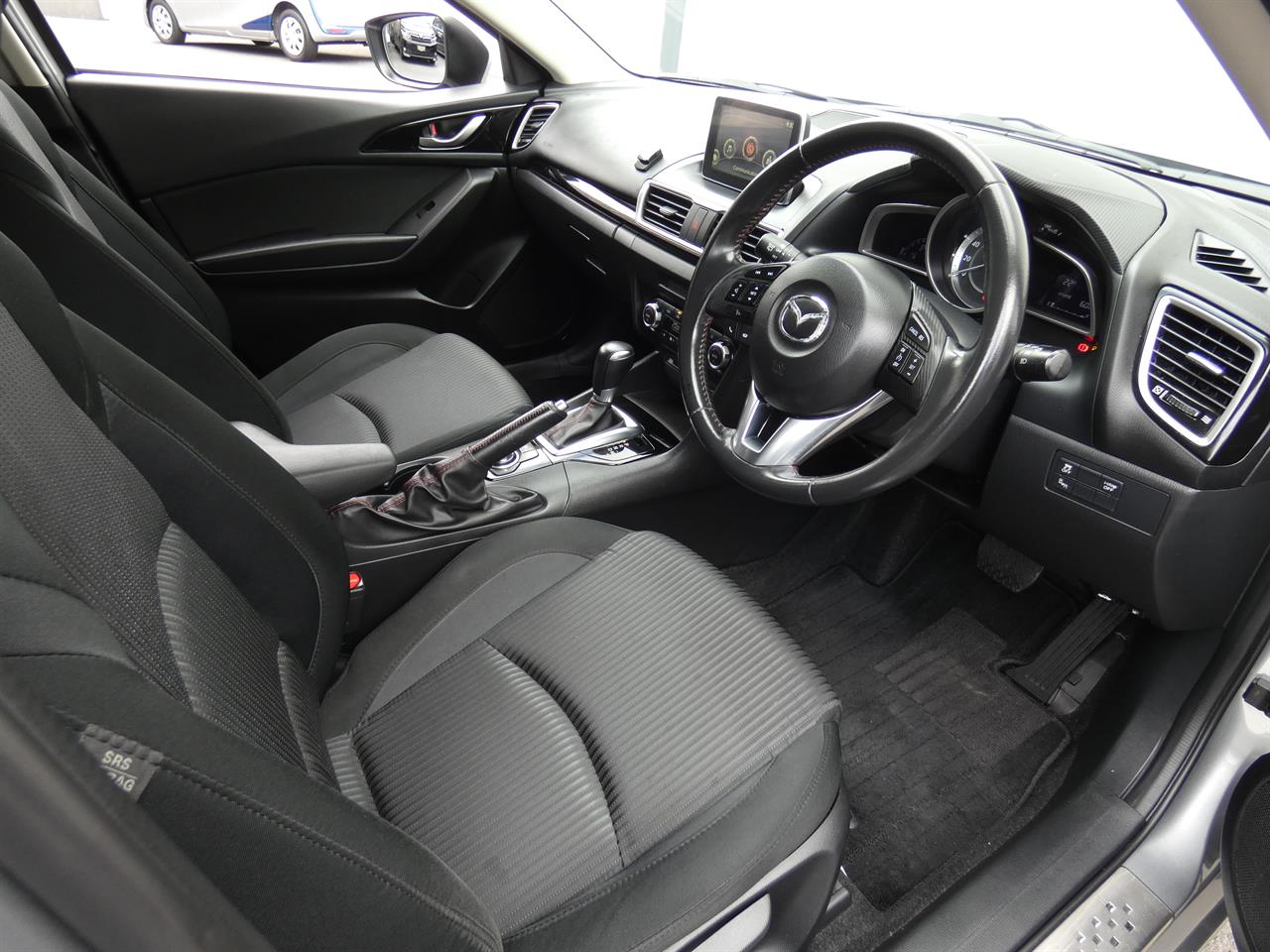 2016 Mazda AXELA thumbnail