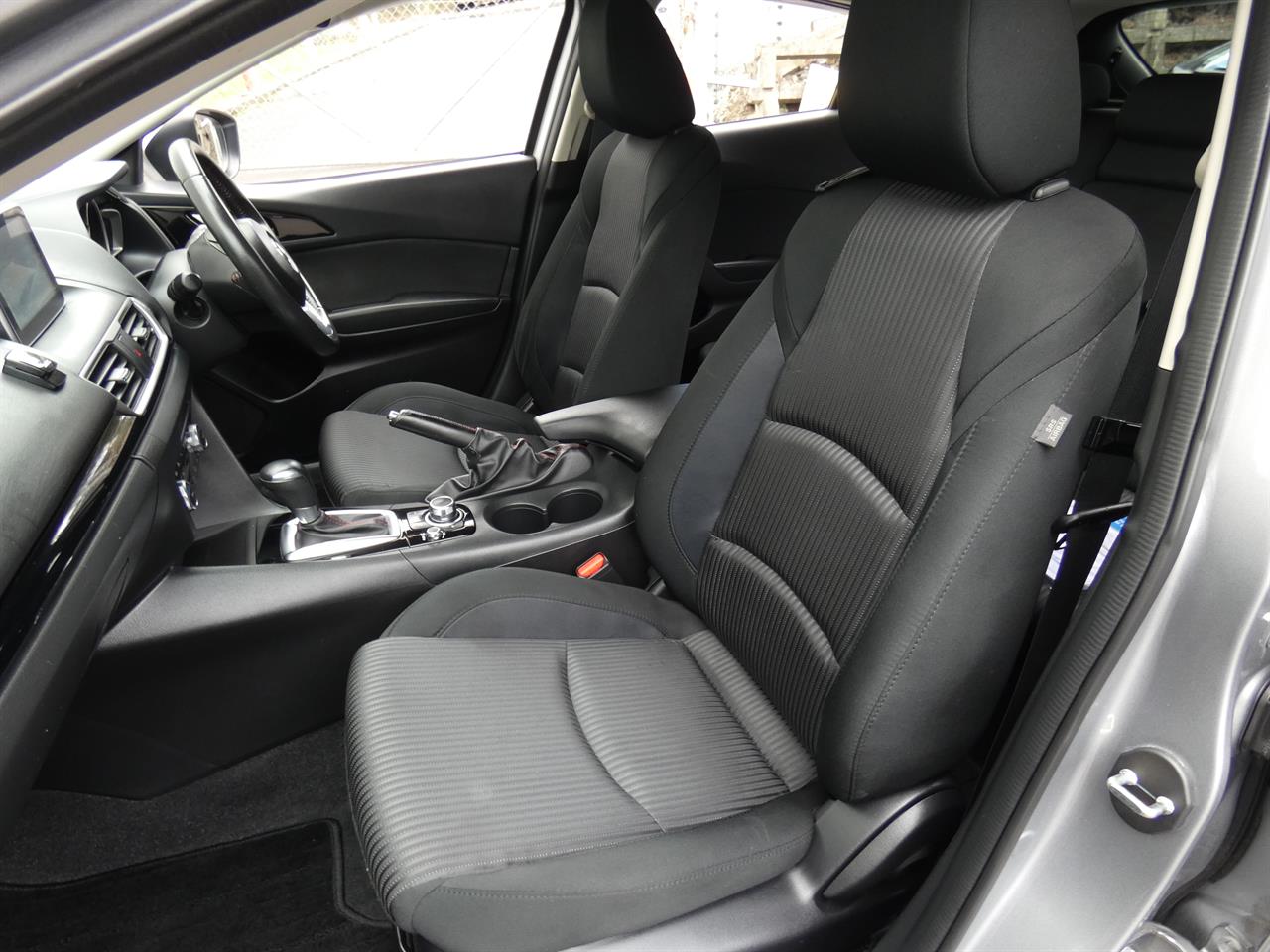 2016 Mazda AXELA thumbnail