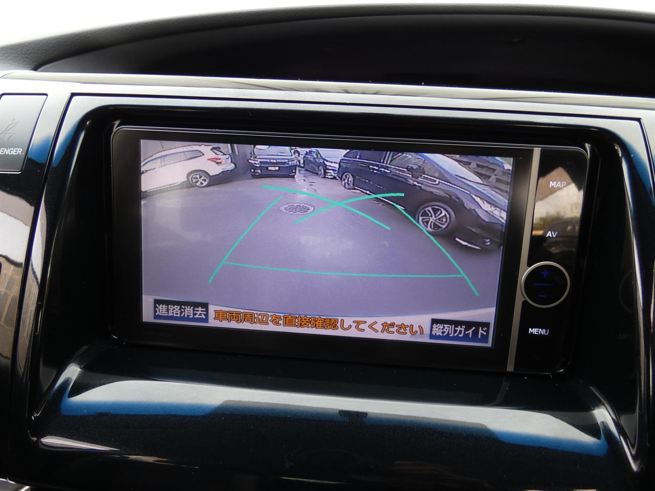 2015 Toyota Estima thumbnail