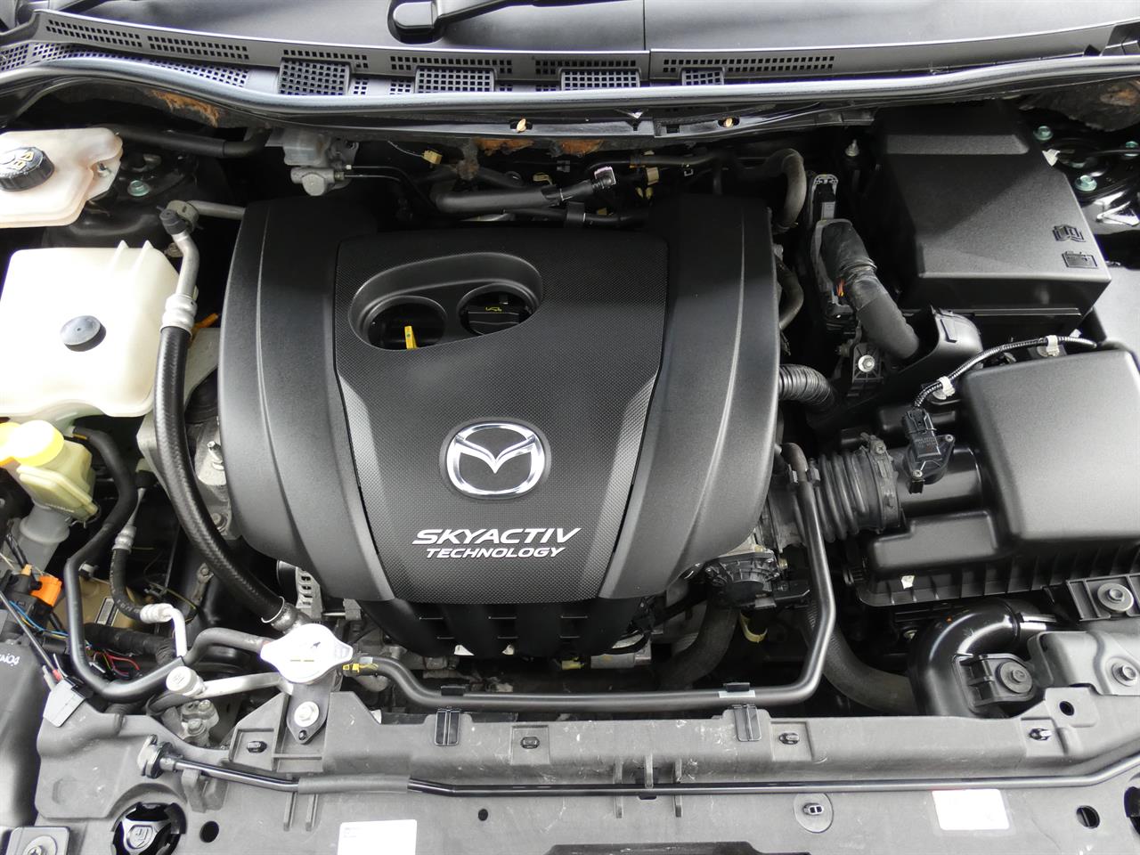 2016 Mazda Premacy thumbnail