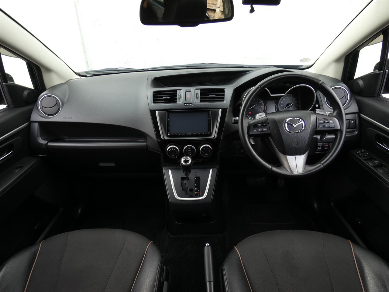 2016 Mazda Premacy thumbnail