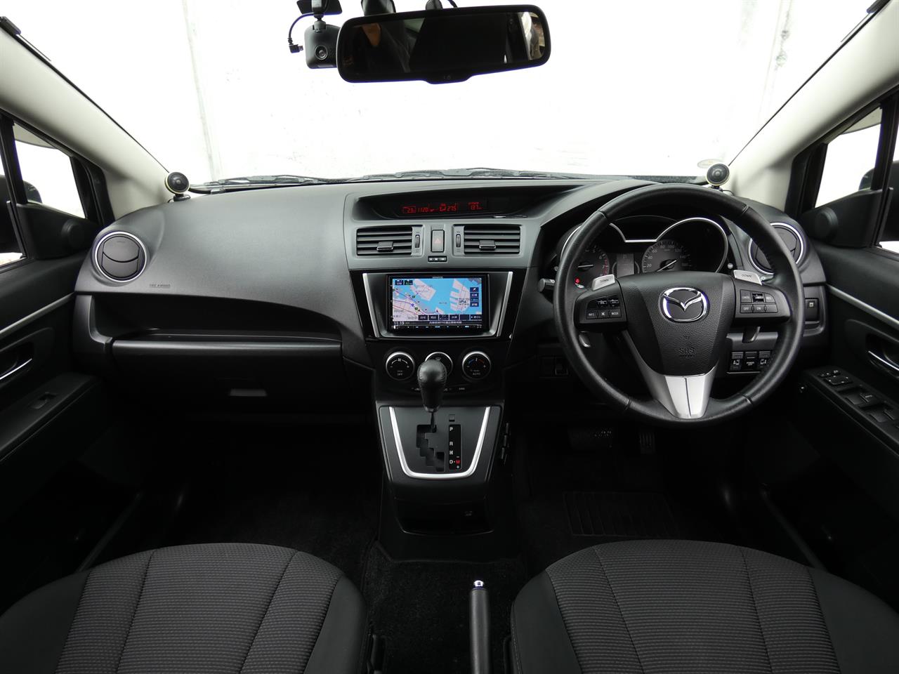 2017 Mazda Premacy thumbnail
