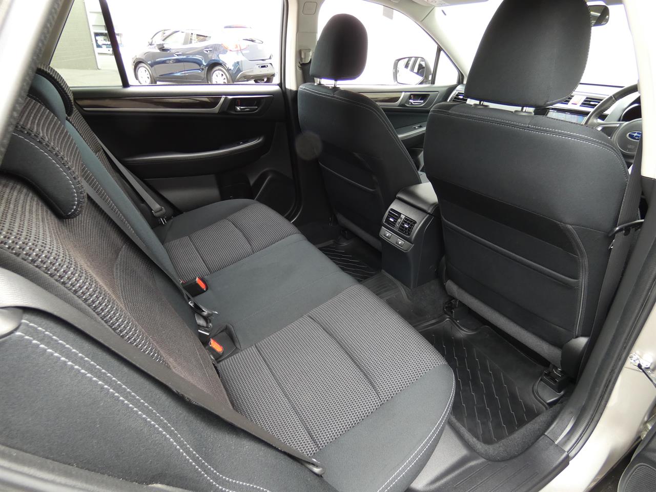 2015 Subaru OUTBACK thumbnail