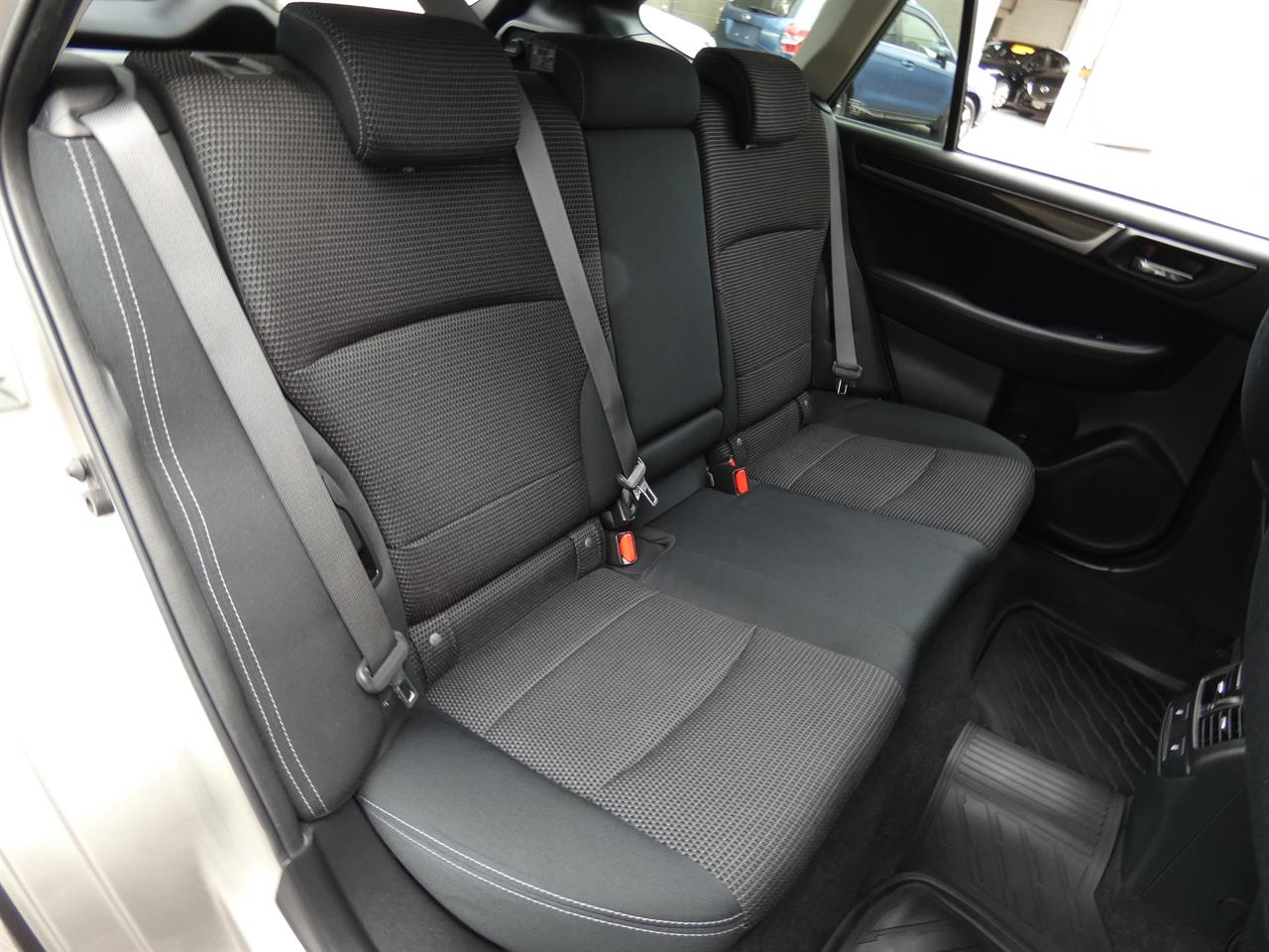 2015 Subaru OUTBACK thumbnail