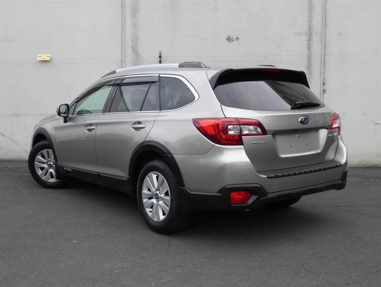 2015 Subaru OUTBACK thumbnail