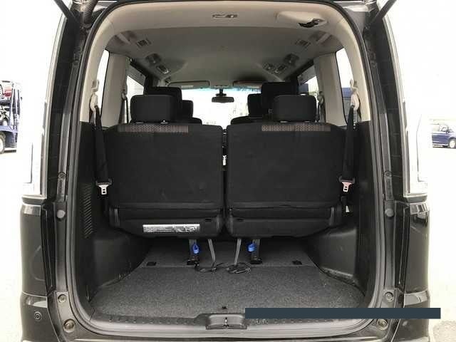 2015 Nissan Serena thumbnail