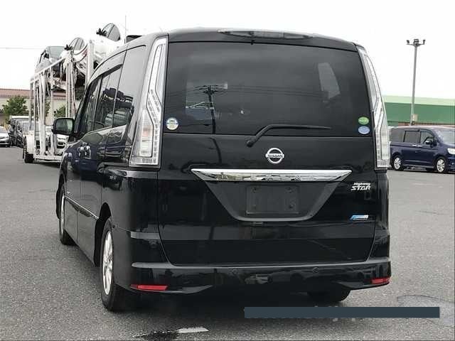 2015 Nissan Serena thumbnail