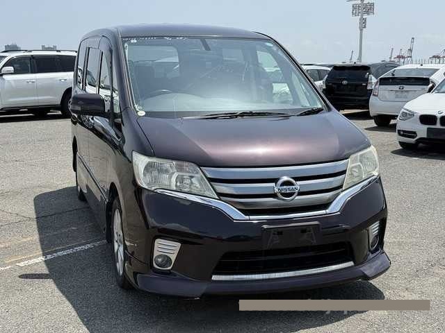 2013 Nissan Serena thumbnail