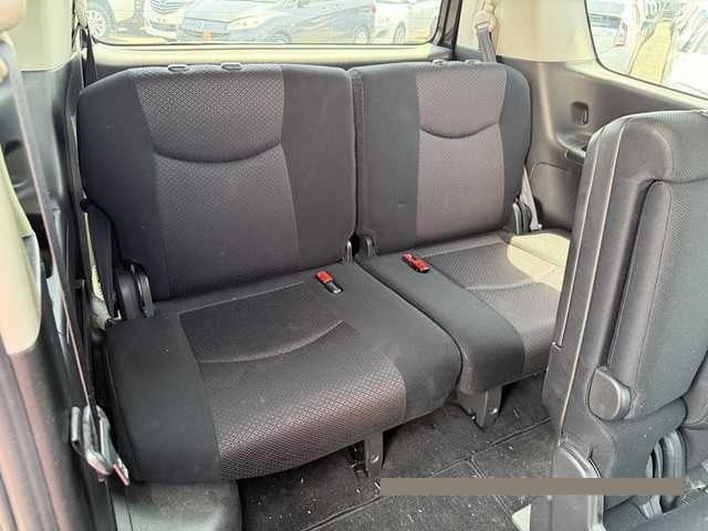2013 Nissan Serena thumbnail