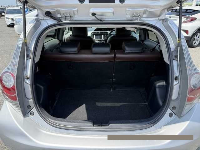 2013 Toyota Aqua thumbnail