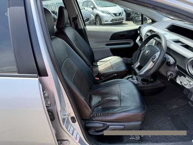 2013 Toyota Aqua thumbnail