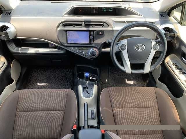 2013 Toyota Aqua thumbnail