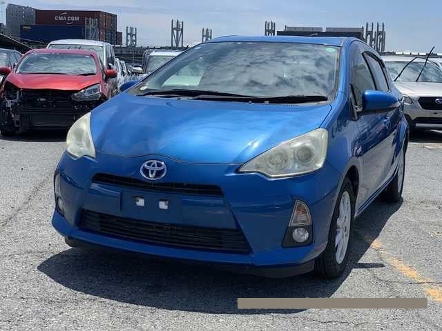 2013 Toyota Aqua thumbnail
