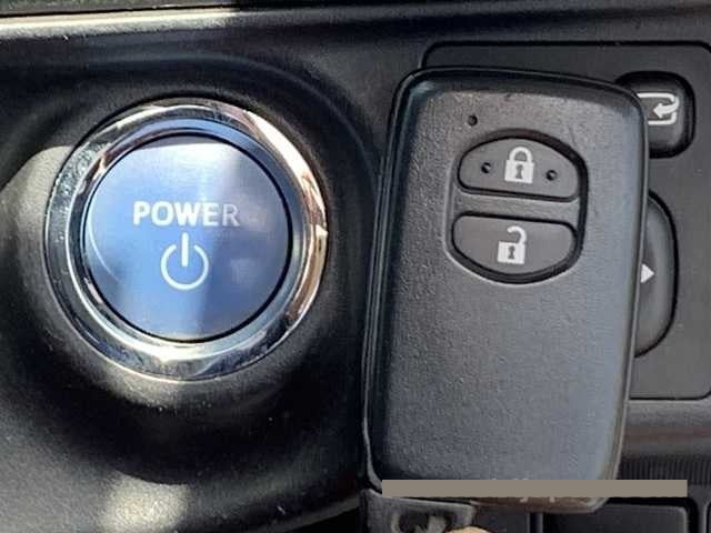 2013 Toyota Aqua thumbnail