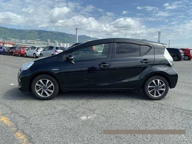 2014 Toyota Aqua thumbnail