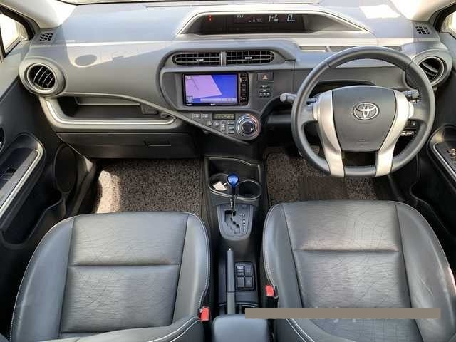 2014 Toyota Aqua thumbnail