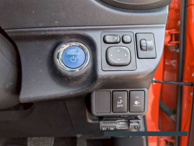2014 Toyota Aqua thumbnail