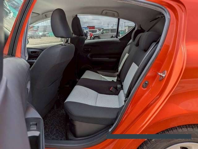 2014 Toyota Aqua thumbnail