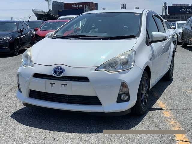 2013 Toyota Aqua thumbnail