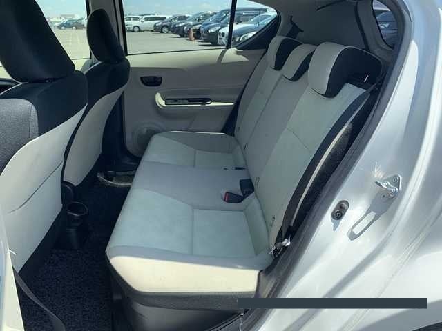 2013 Toyota Aqua thumbnail
