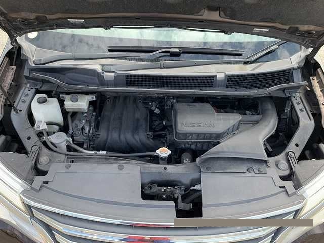 2015 Nissan Serena thumbnail