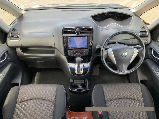 2015 Nissan Serena thumbnail