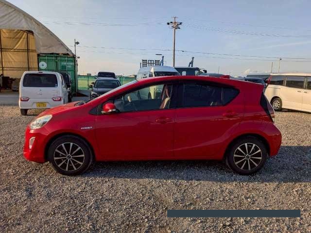 2015 Toyota Aqua thumbnail