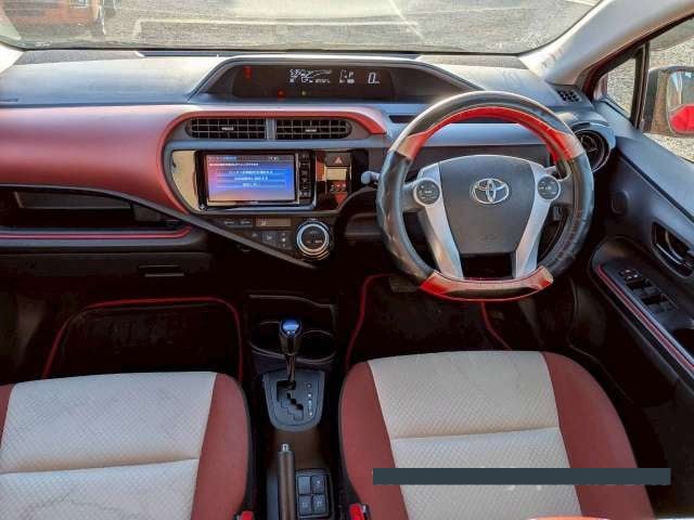 2015 Toyota Aqua thumbnail