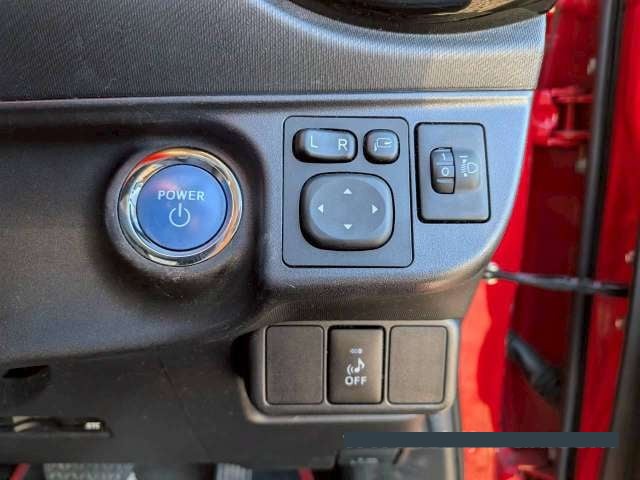 2015 Toyota Aqua thumbnail