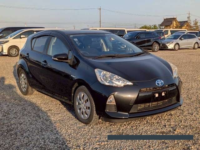 2013 Toyota Aqua thumbnail