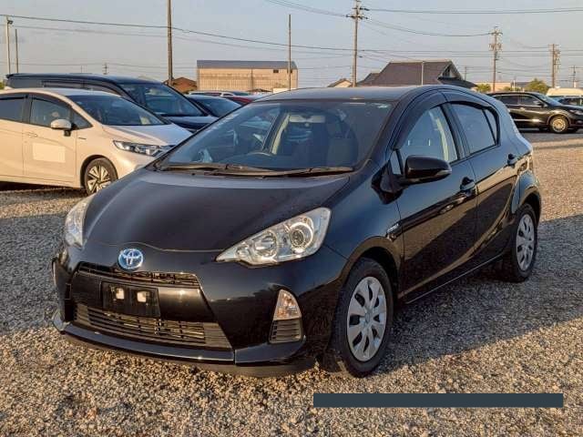 2013 Toyota Aqua thumbnail