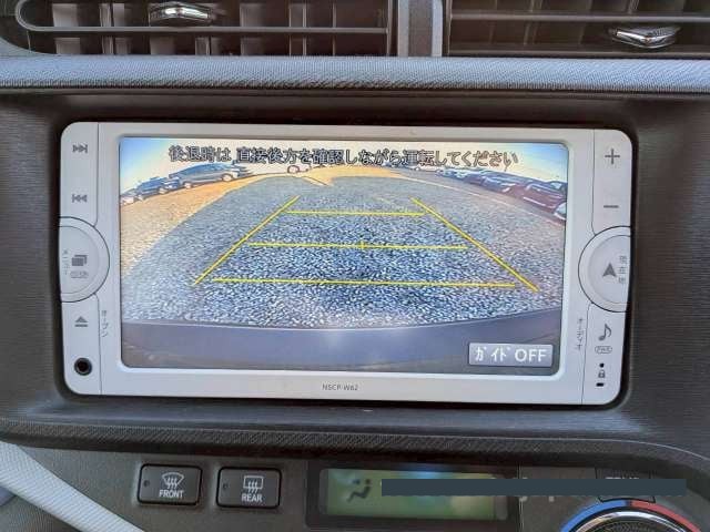 2013 Toyota Aqua thumbnail