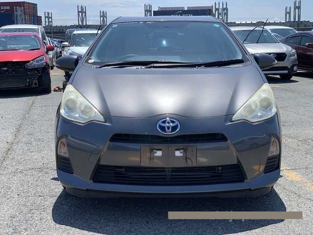 2013 Toyota Aqua thumbnail