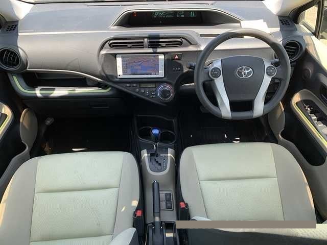 2013 Toyota Aqua thumbnail