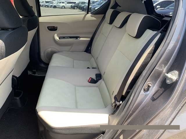 2013 Toyota Aqua thumbnail