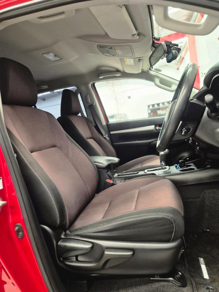 2018 Toyota Hilux thumbnail