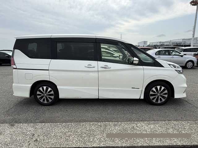 2018 Nissan Serena thumbnail