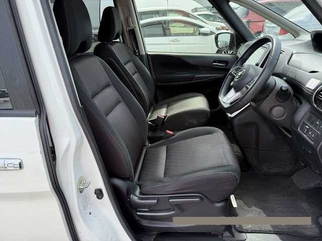 2018 Nissan Serena thumbnail