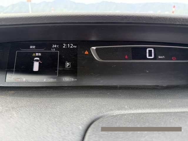 2018 Nissan Serena thumbnail
