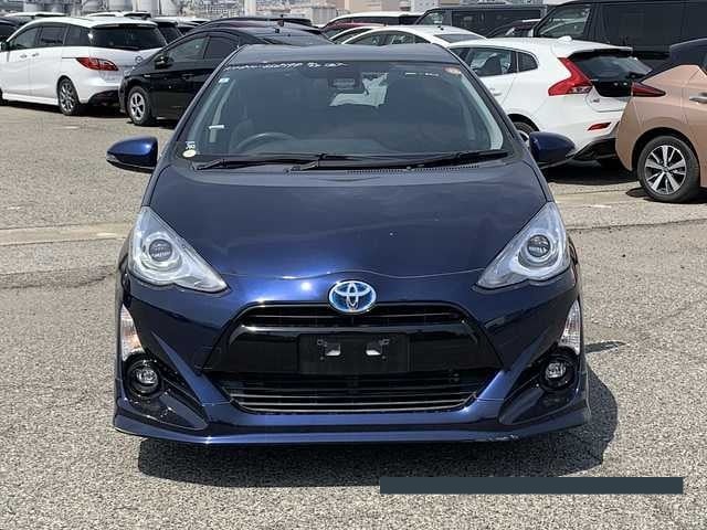 2017 Toyota Aqua thumbnail