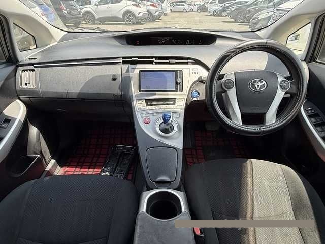 2014 Toyota Prius thumbnail