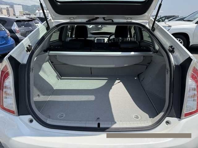 2014 Toyota Prius thumbnail