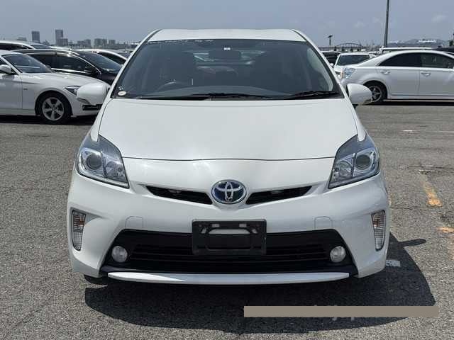 2014 Toyota Prius thumbnail