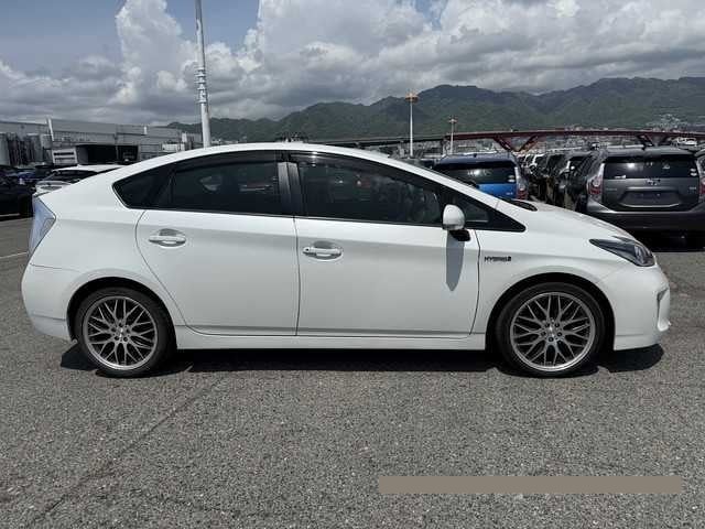 2014 Toyota Prius thumbnail