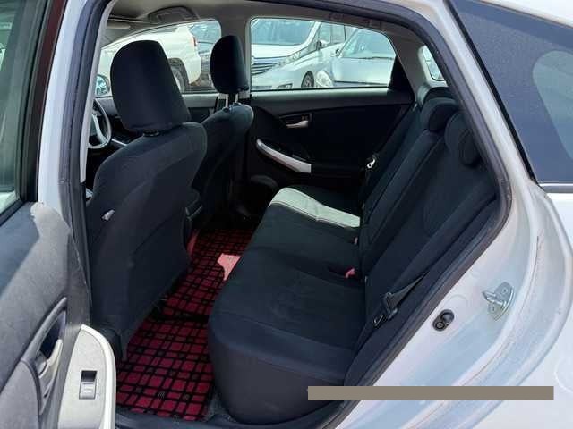 2014 Toyota Prius thumbnail