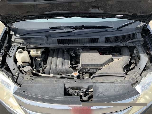 2013 Nissan Serena thumbnail