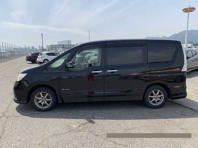 2013 Nissan Serena thumbnail