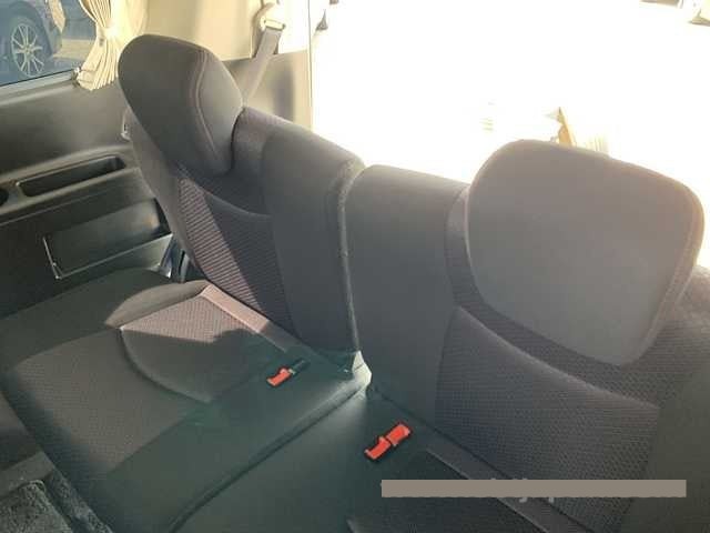 2013 Nissan Serena thumbnail